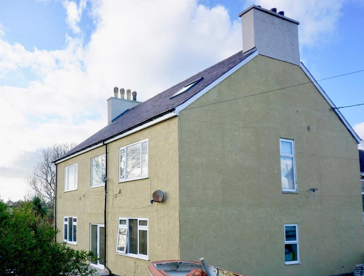 Clydfan Apartment Holyhead Bagian luar foto