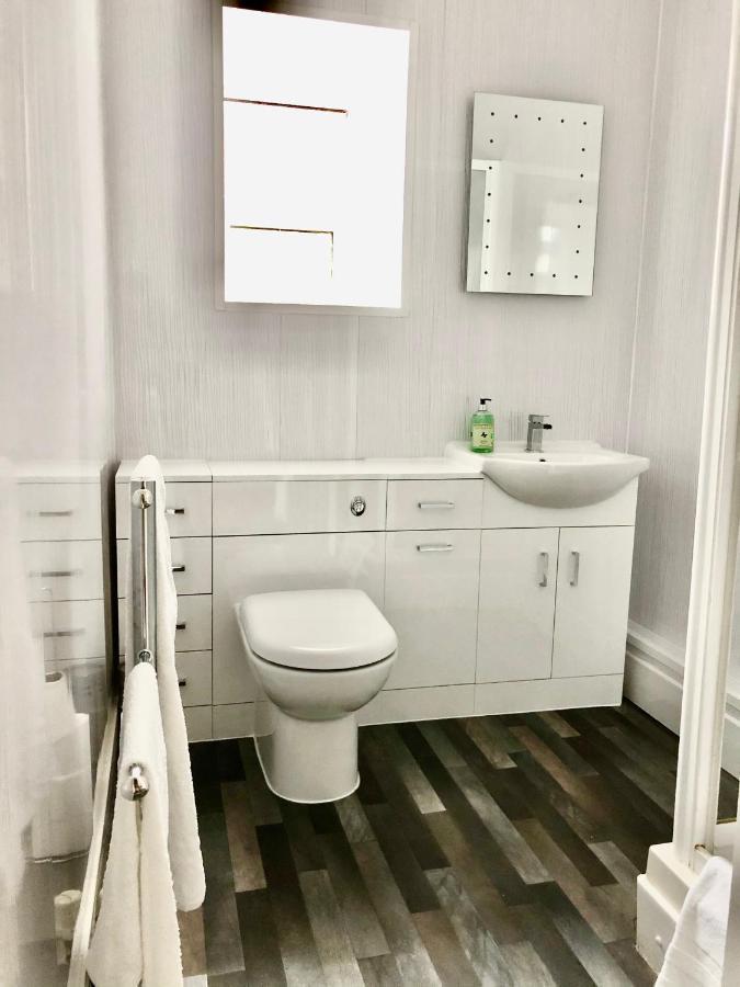 Clydfan Apartment Holyhead Bagian luar foto