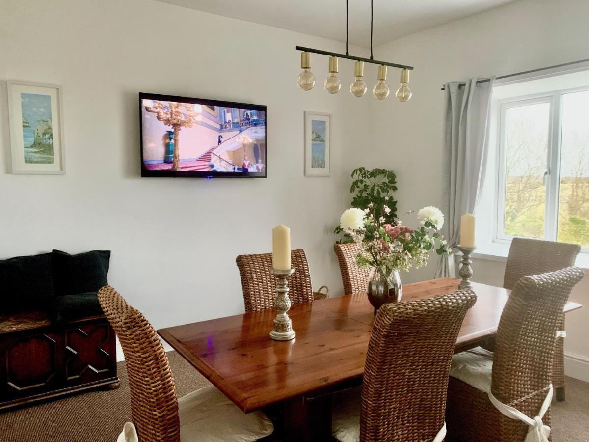 Clydfan Apartment Holyhead Bagian luar foto