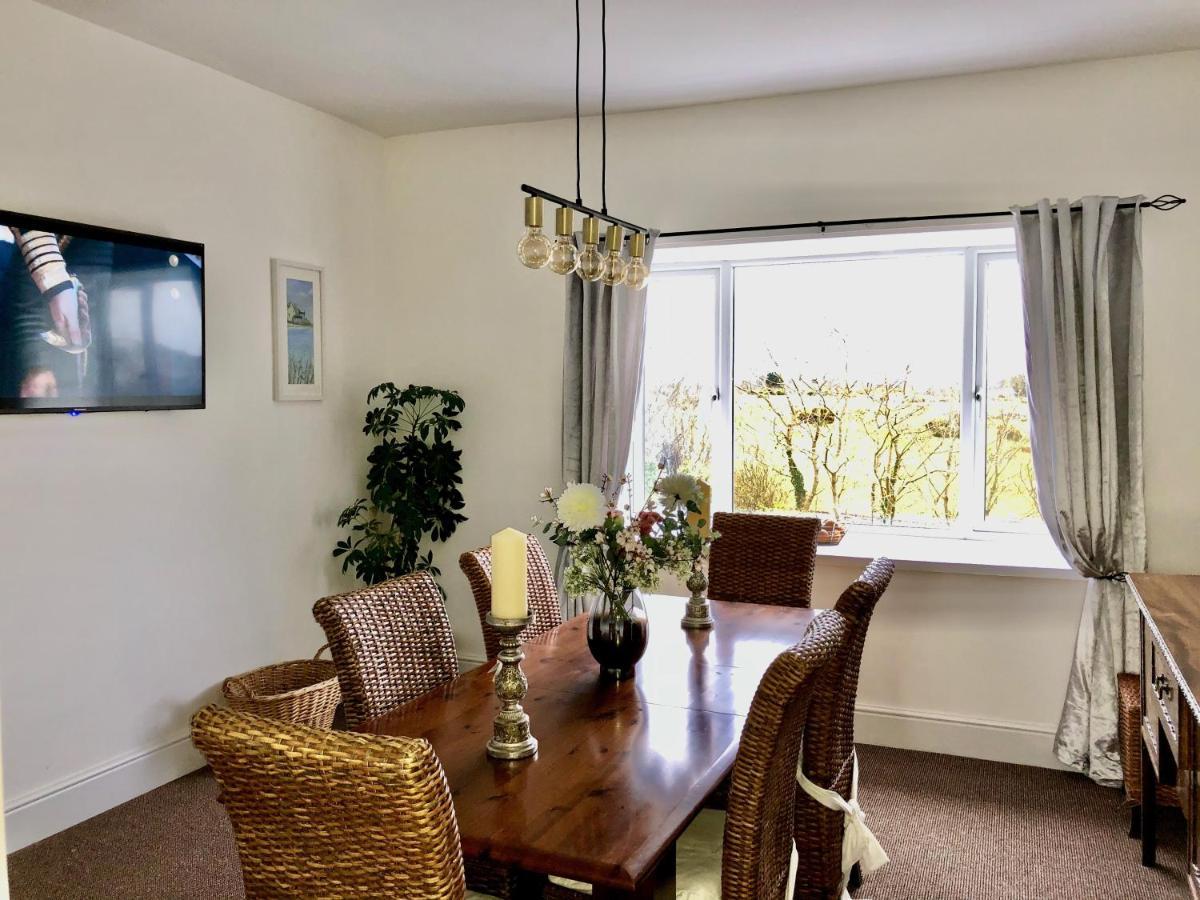 Clydfan Apartment Holyhead Bagian luar foto