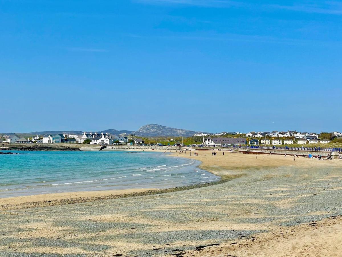 Clydfan Apartment Holyhead Bagian luar foto