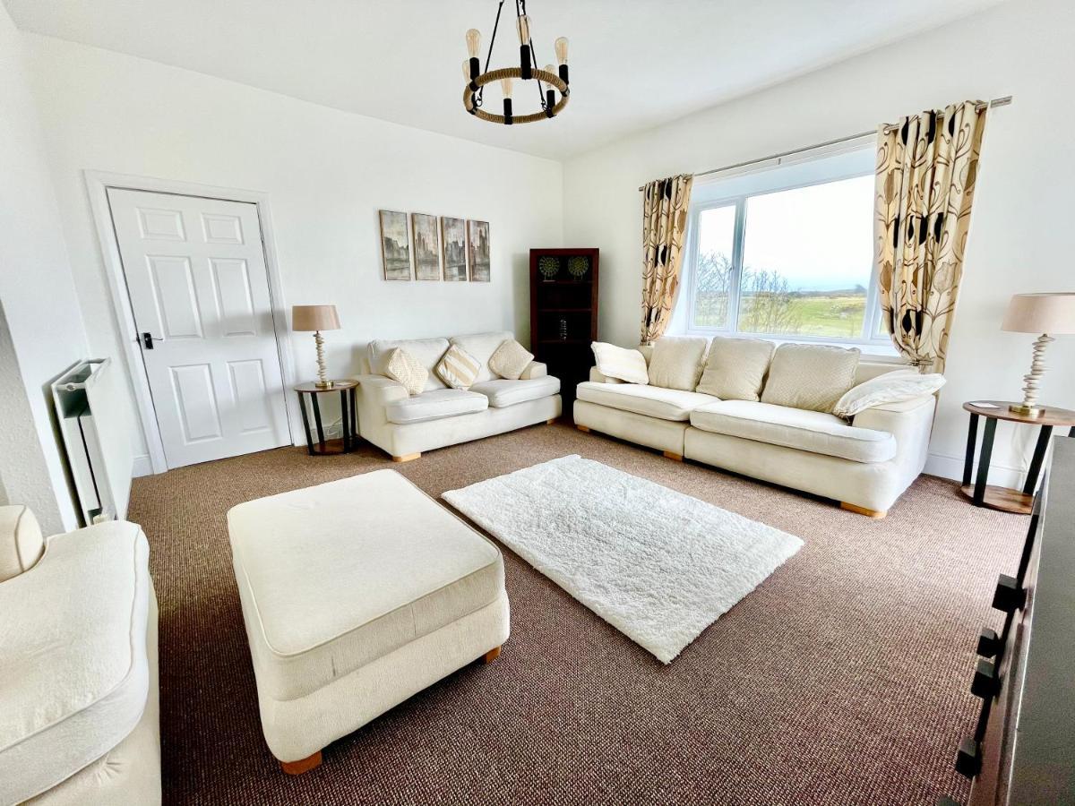 Clydfan Apartment Holyhead Bagian luar foto