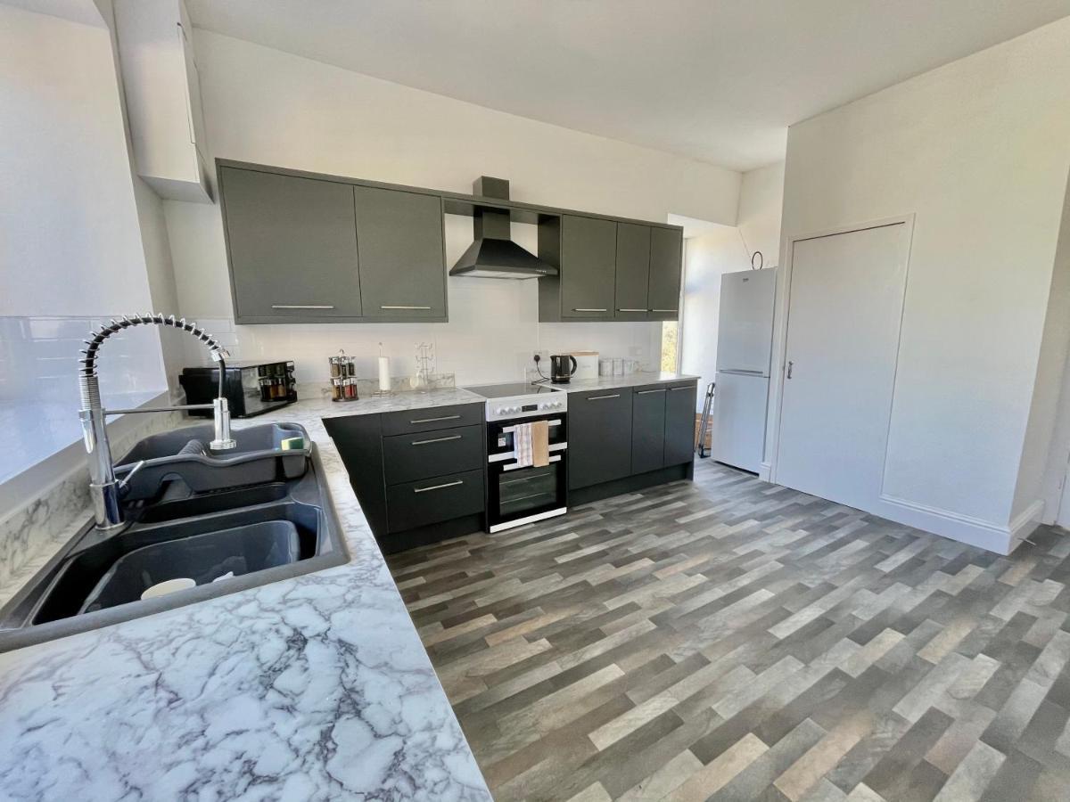 Clydfan Apartment Holyhead Bagian luar foto