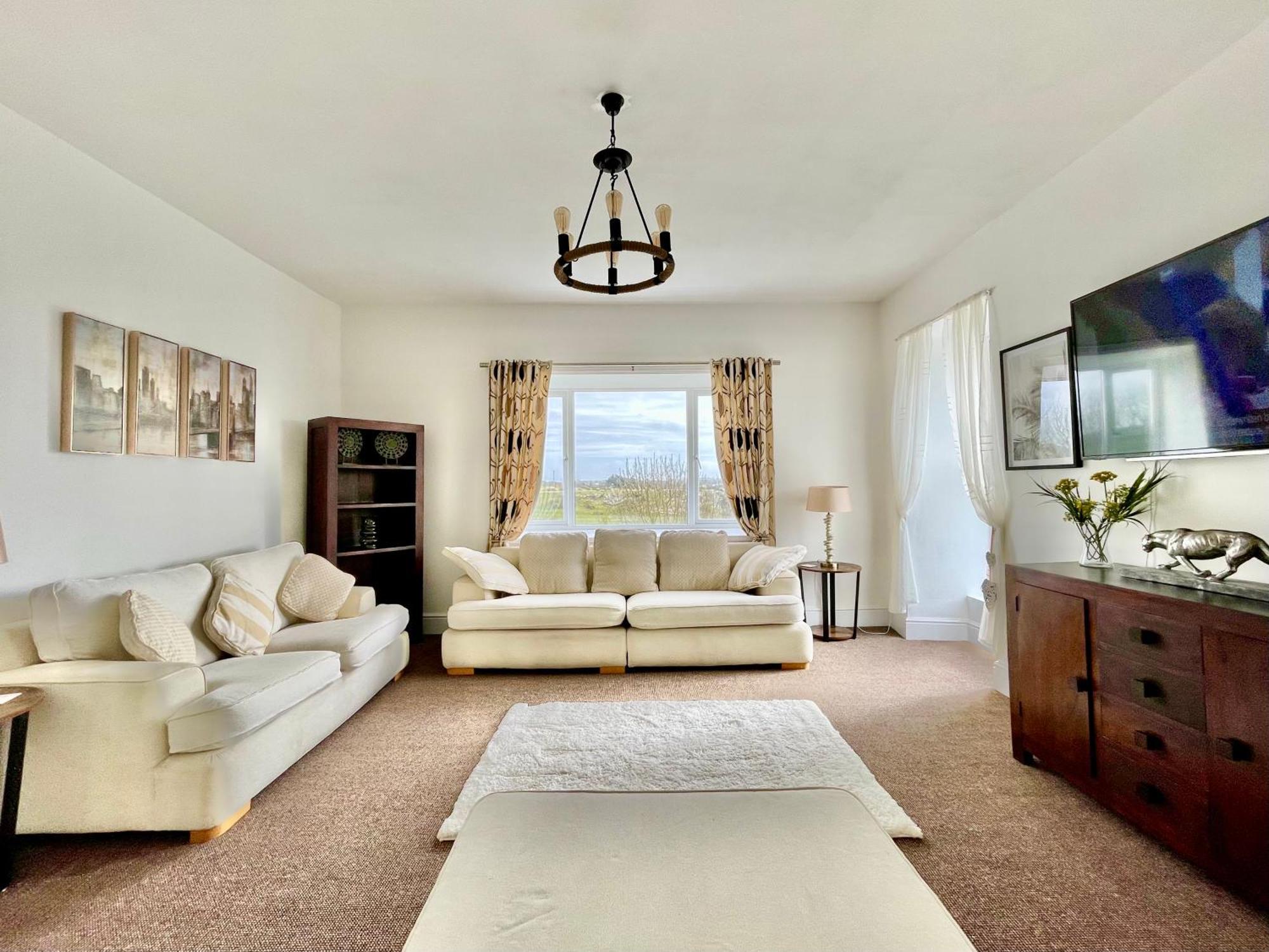 Clydfan Apartment Holyhead Bagian luar foto