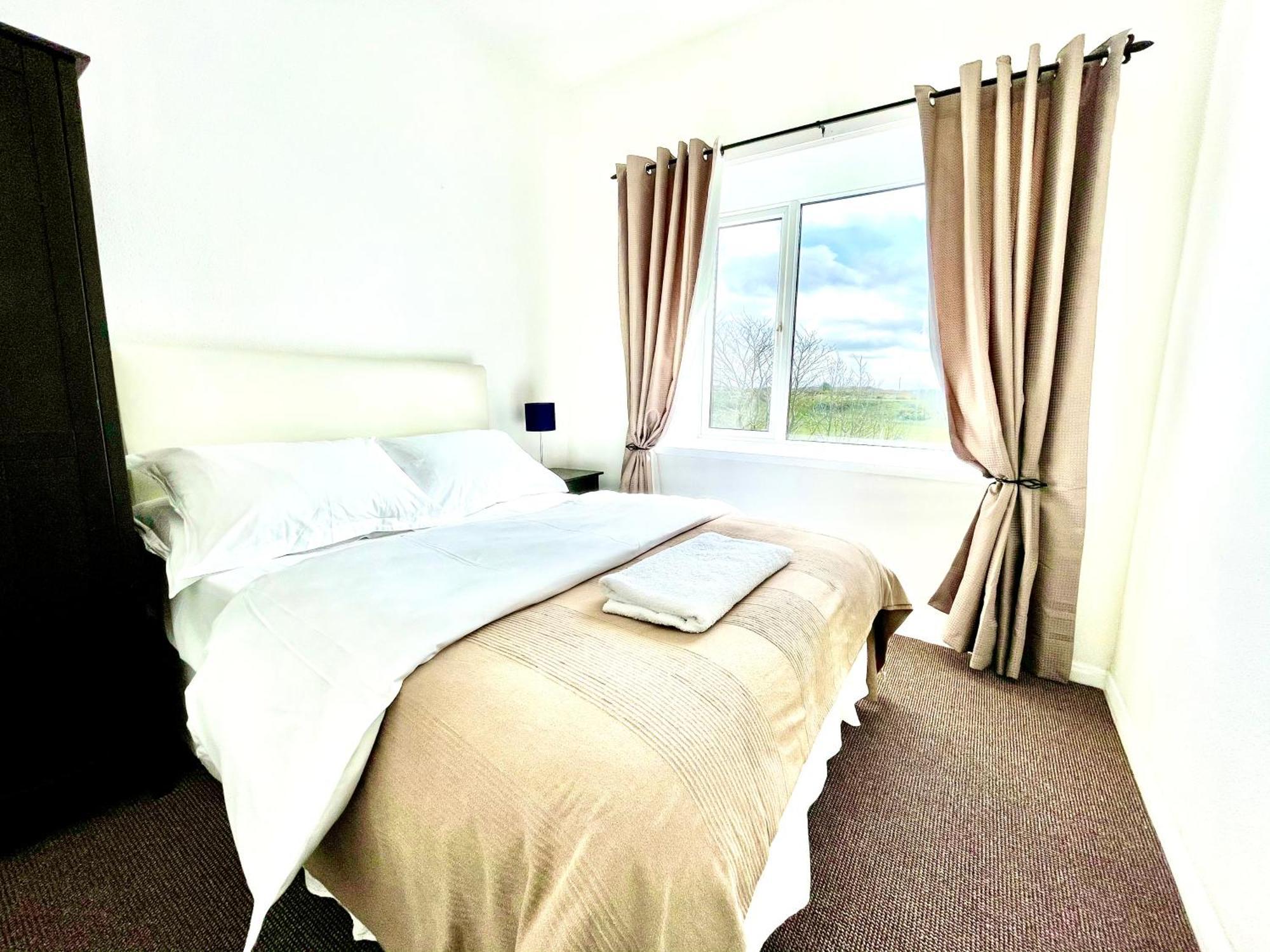 Clydfan Apartment Holyhead Bagian luar foto
