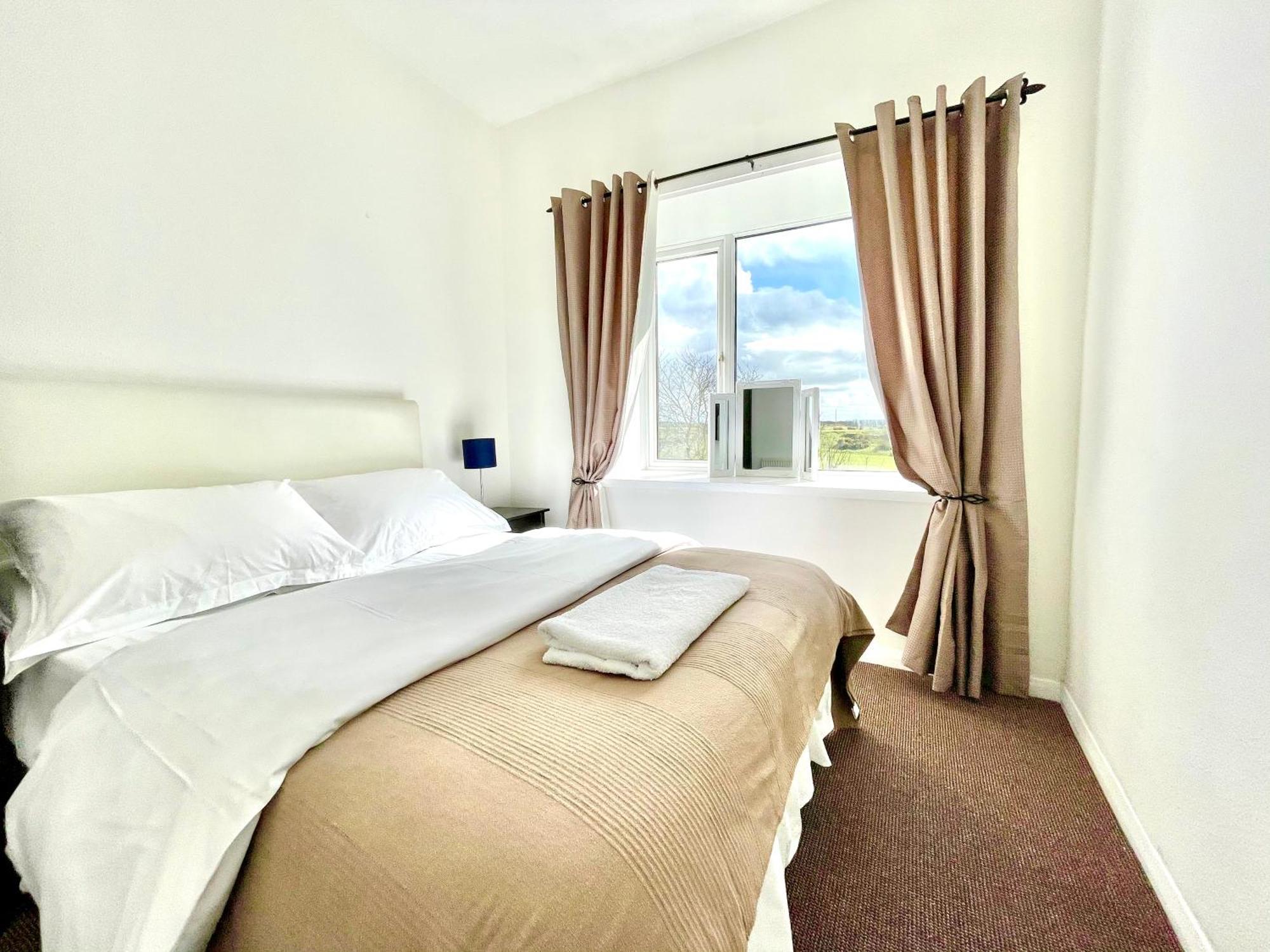 Clydfan Apartment Holyhead Bagian luar foto