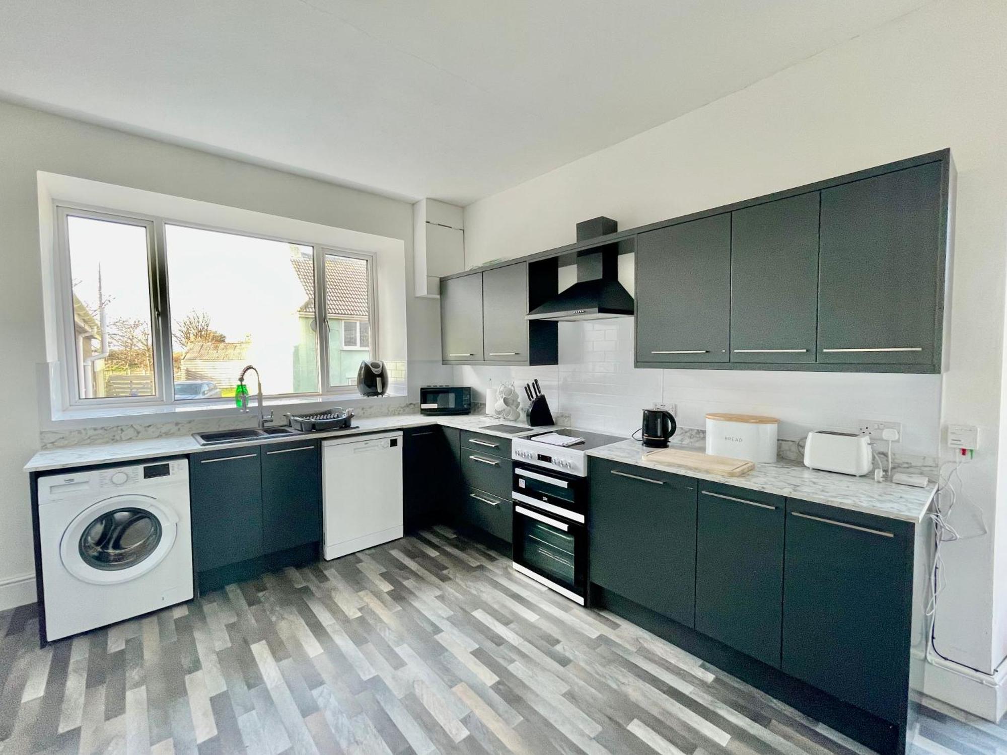 Clydfan Apartment Holyhead Bagian luar foto
